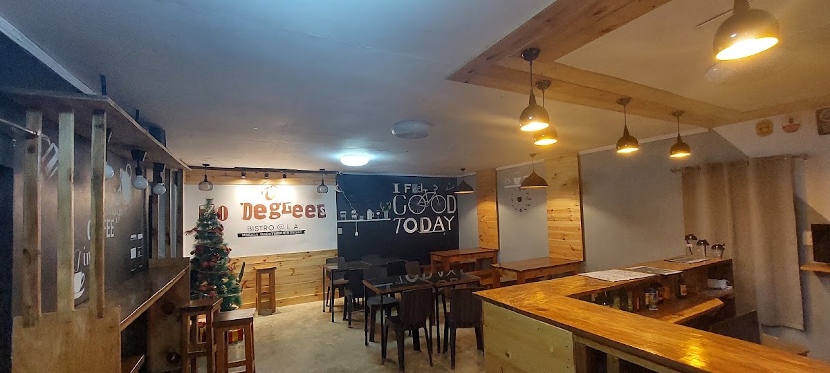 7 Degrees Bistro @ L.A. (Little Alaska)