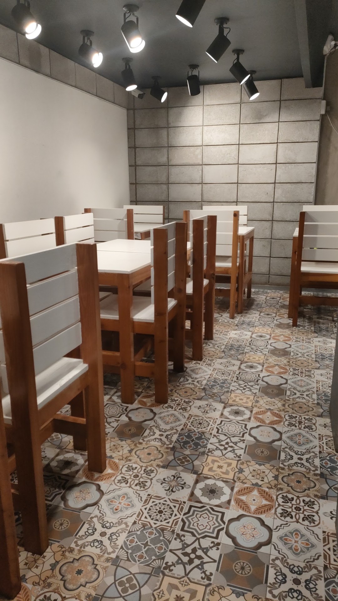 2 Story Bistro