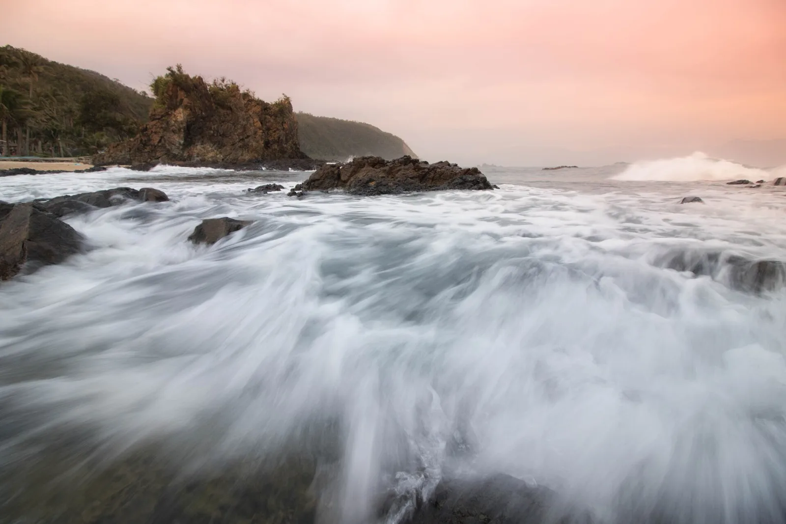 Diguisit Beach, photo 1