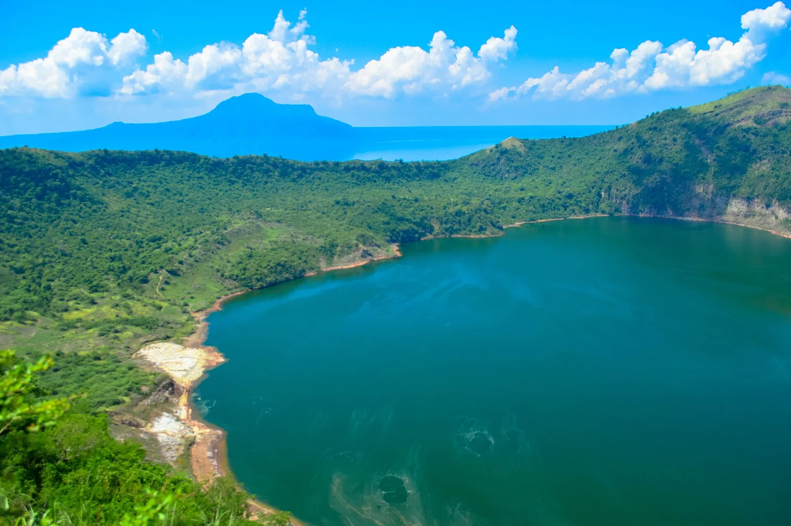 Taal Volcano, photo 2