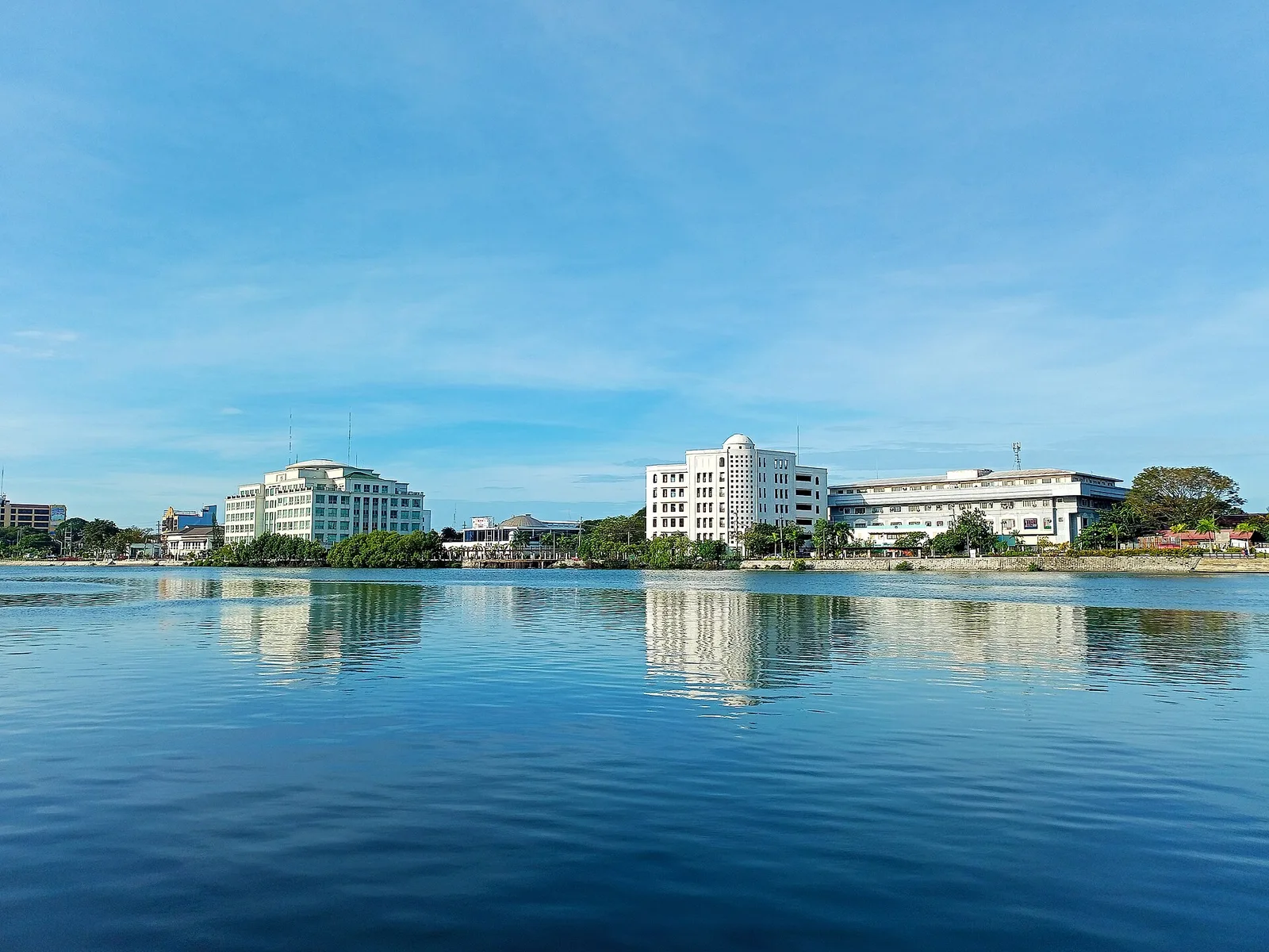Iloilo River Esplanade, photo 2