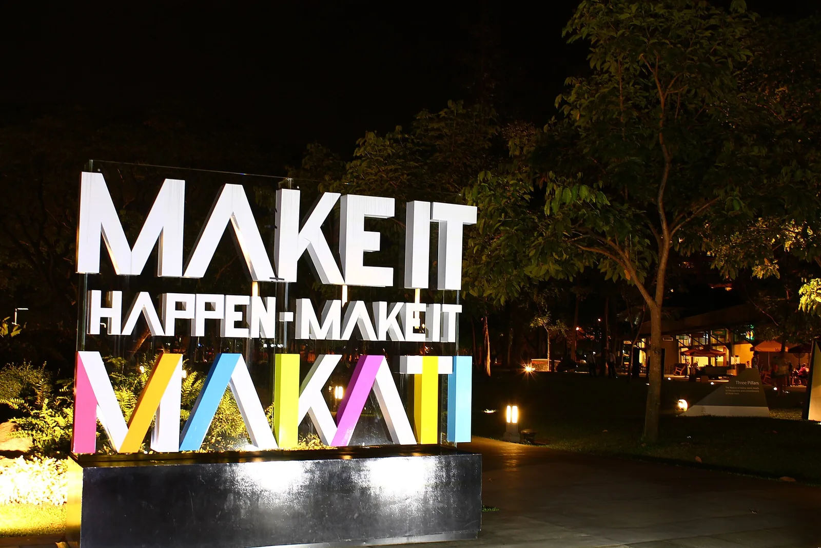 Ayala Triangle Gardens, photo 2