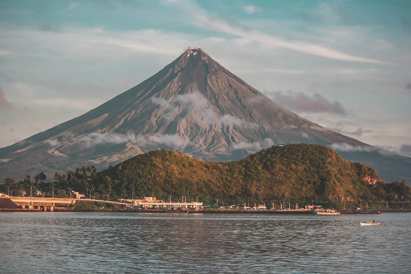 Mayon Volcano, photo 2